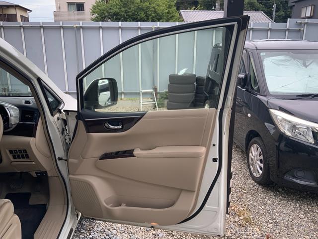 エルグランド ２５０ＸＧ　自社ユーザー買取車／禁煙車／３列８人乗／両側電動スライドドア／クルーズコントロール／ＡＦＳ付きＨＩＤヘッドライト／純正メモリーナビ／バックカメラ／ＥＴＣ（28枚目）