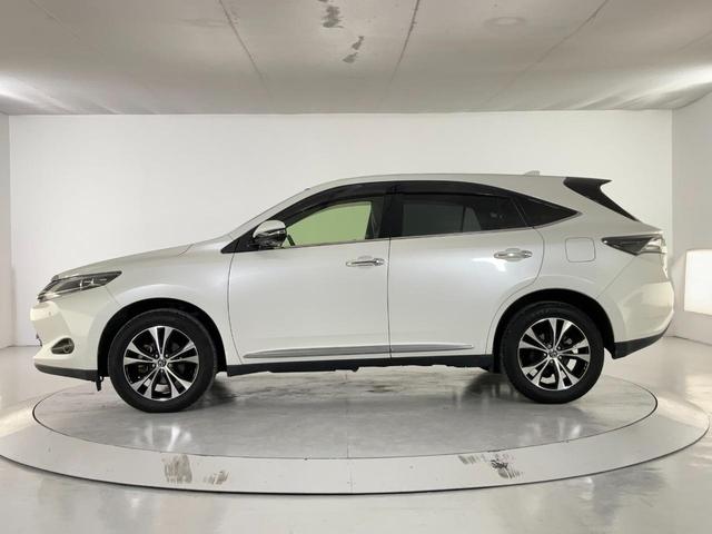 ハリアー プレミアム アドバンスドパッケージ スタイルモーヴ ムーンルーフ/レーダークルコン/レーンディパーチャーアラート/プリクラッシュセーフティ/電動バックドア/LEDヘッド/純正SDナビ/パノラミックビュー/JBLサウンド/専用シート/快適温熱シート(5枚目)