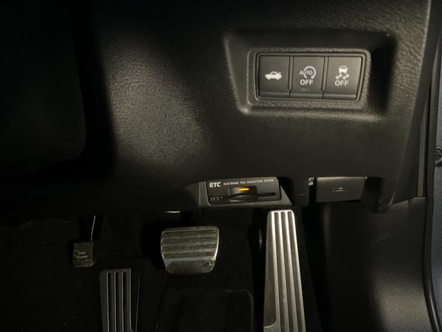 スカイライン 200GT-tタイプSP サンルーフ/黒革/アラウンドビュー/衝突軽減/追従クルコン/車線逸脱防止支援/後側方検知/後側方衝突防止/LEDヘッドランプ/ハイビームアシスト/前席シートヒーター/前席パワーシート/ナビ/ドラレコ(9枚目)