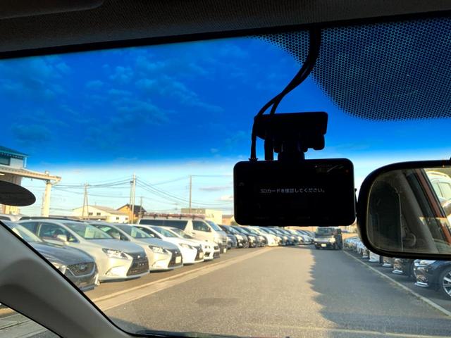 フィット RS 自社ユーザー買取車/6速MT/HIDヘッド/Fフォグランプ/16インチAW/シートヒーター/純正ナビ/ワンセグTV/DVD/ビルトインETC/バックカメラ/前後ドラレコ(27枚目)