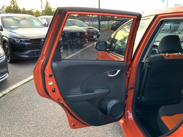 フィット RS 自社ユーザー買取車/6速MT/HIDヘッド/Fフォグランプ/16インチAW/シートヒーター/純正ナビ/ワンセグTV/DVD/ビルトインETC/バックカメラ/前後ドラレコ(35枚目)