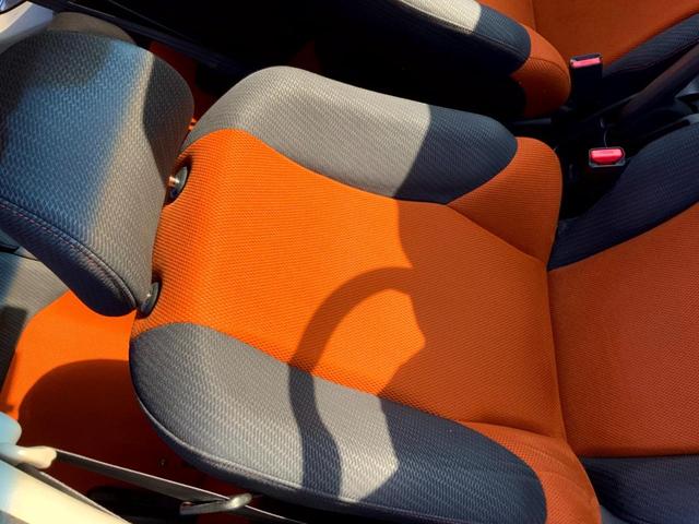 フィット RS 自社ユーザー買取車/6速MT/HIDヘッド/Fフォグランプ/16インチAW/シートヒーター/純正ナビ/ワンセグTV/DVD/ビルトインETC/バックカメラ/前後ドラレコ(42枚目)