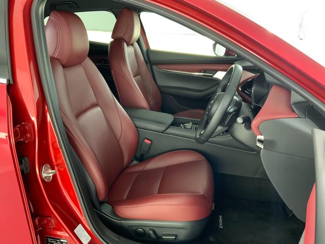 MAZDA3ファストバック 20Sバーガンディ セレクション BOSE/赤革/マツコネ/ETC/純正前後ドラレコ/バックカメラ/衝突軽減/追従クルコン/誤発進抑制/LKAS/BSM/接近車両検知/アダプティブLEDヘッド/運転席パワーシート/前席シートヒーター(26枚目)