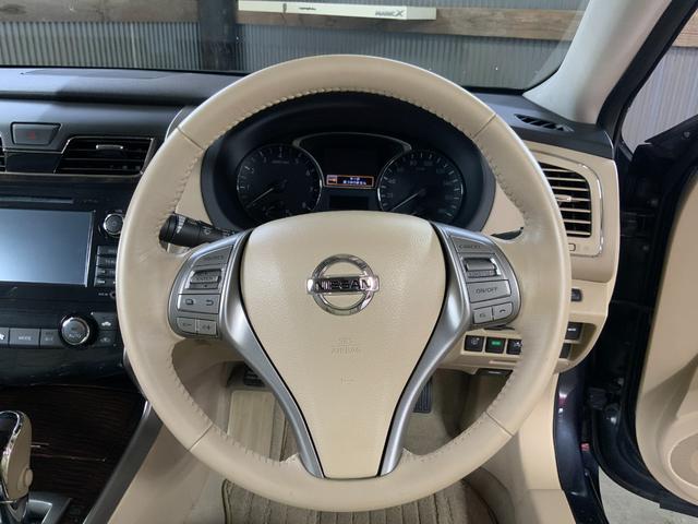 自ら操るハンドル！ドライバーの生命線です。お客様の目で実際にご確認ください。