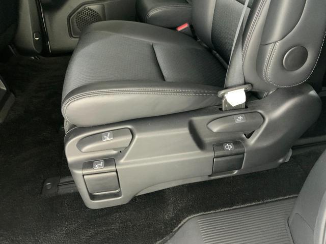 オデッセイハイブリッド e:HEVアブソルート・EX 10型インターナビ/フリップダウン/ETC2.0/前後ドラレコ/マルチビュー/衝突軽減/追従クルコン/誤発進抑制/LKAS/後側方警戒/電動Bドア/両パワスラ/リアAAC/前席Pシート・シートヒーター(67枚目)