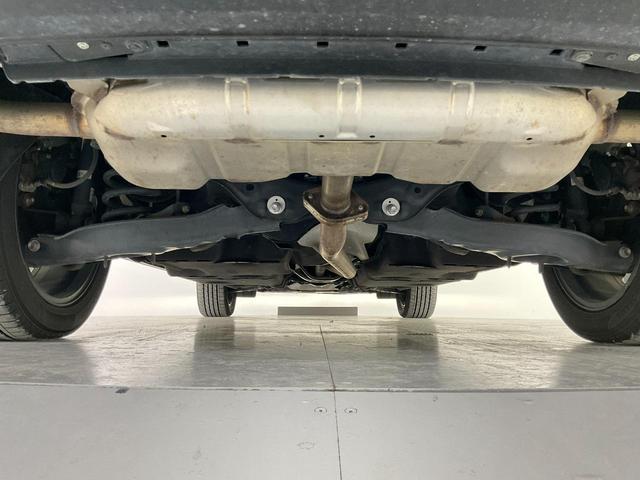 中古車だと気になる足廻り＆下廻り・・・ご覧の通り状態良好◎沿岸部や降雪地にお住まいのお客様もご安心ください♪