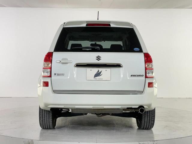 エスクード クロスアドベンチャー　４ＷＤ　ＥＴＣ　オートクルーズコントロール　サンルーフ　オートライト　ＨＩＤ　アルミホイール　スマートキー　電動格納ミラー　シートヒーター　ＡＴ　盗難防止システム　衝突安全ボディ　ＣＤ　ＵＳＢ　ＡＢＳ（6枚目）