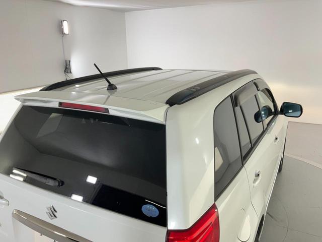 エスクード クロスアドベンチャー　４ＷＤ　ＥＴＣ　オートクルーズコントロール　サンルーフ　オートライト　ＨＩＤ　アルミホイール　スマートキー　電動格納ミラー　シートヒーター　ＡＴ　盗難防止システム　衝突安全ボディ　ＣＤ　ＵＳＢ　ＡＢＳ（10枚目）