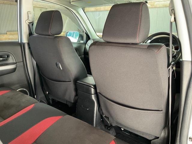 エスクード クロスアドベンチャー　４ＷＤ　ＥＴＣ　オートクルーズコントロール　サンルーフ　オートライト　ＨＩＤ　アルミホイール　スマートキー　電動格納ミラー　シートヒーター　ＡＴ　盗難防止システム　衝突安全ボディ　ＣＤ　ＵＳＢ　ＡＢＳ（30枚目）