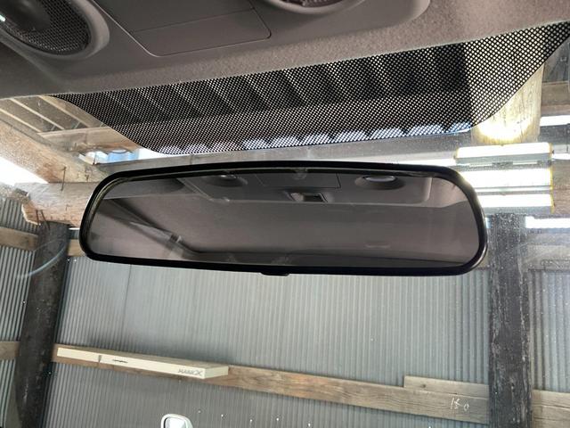 エスクード クロスアドベンチャー　４ＷＤ　ＥＴＣ　オートクルーズコントロール　サンルーフ　オートライト　ＨＩＤ　アルミホイール　スマートキー　電動格納ミラー　シートヒーター　ＡＴ　盗難防止システム　衝突安全ボディ　ＣＤ　ＵＳＢ　ＡＢＳ（50枚目）