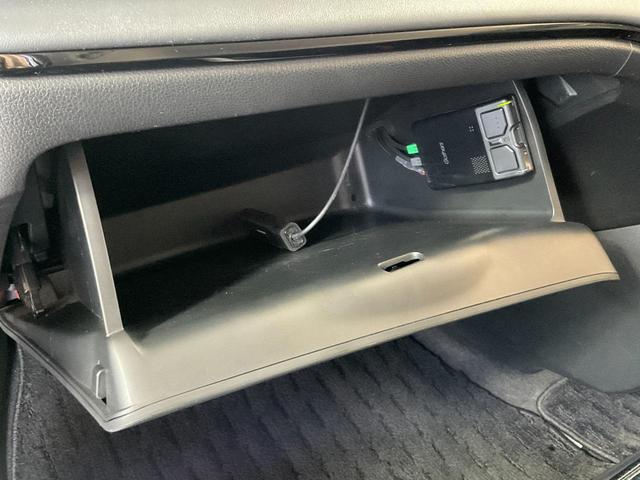 オデッセイハイブリッド ｅ：ＨＥＶアブソルート・ＥＸ　ハイブリッド　ドライブレコーダー　全周囲カメラ　ナビ　ＴＶ　両側電動スライドドア　クリアランスソナー　オートクルーズコントロール　レーンアシスト　衝突被害軽減システム　オートライト　ＬＥＤヘッドランプ（47枚目）