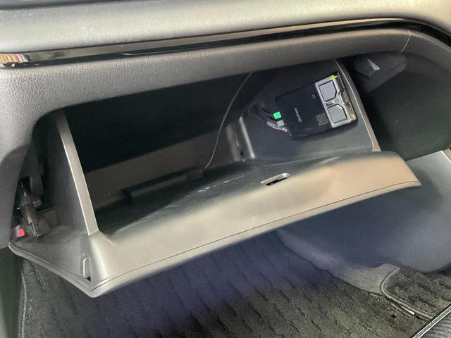 オデッセイハイブリッド ｅ：ＨＥＶアブソルート・ＥＸ　ハイブリッド　ドライブレコーダー　全周囲カメラ　ナビ　ＴＶ　両側電動スライドドア　クリアランスソナー　オートクルーズコントロール　レーンアシスト　衝突被害軽減システム　オートライト　ＬＥＤヘッドランプ（55枚目）