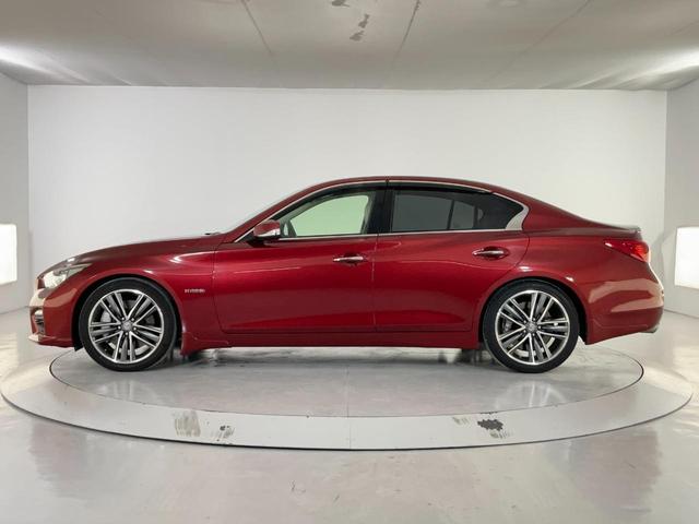 スカイライン ３５０ＧＴハイブリッドタイプＳＰクールエクスクルシブ　ドライブレコーダー　ＥＴＣ　クリアランスソナー　オートクルーズコントロール　衝突被害軽減システム　全周囲カメラ　ナビ　アルミホイール　オートライト　ＬＥＤヘッドランプ　ＡＴ　シートヒーター（4枚目）