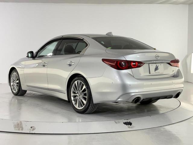 スカイライン ハイブリッド　ＧＴ　タイプＰ　４ＷＤ　ドライブレコーダー　クリアランスソナー　オートクルーズコントロール　衝突被害軽減システム　全周囲カメラ　ナビ　ＴＶ　アルミホイール　オートライト　ＬＥＤヘッドランプ　ＡＴ　シートヒーター（5枚目）