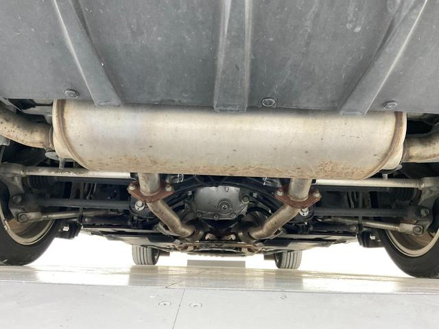 スカイライン ハイブリッド　ＧＴ　タイプＰ　４ＷＤ　ドライブレコーダー　クリアランスソナー　オートクルーズコントロール　衝突被害軽減システム　全周囲カメラ　ナビ　ＴＶ　アルミホイール　オートライト　ＬＥＤヘッドランプ　ＡＴ　シートヒーター（11枚目）