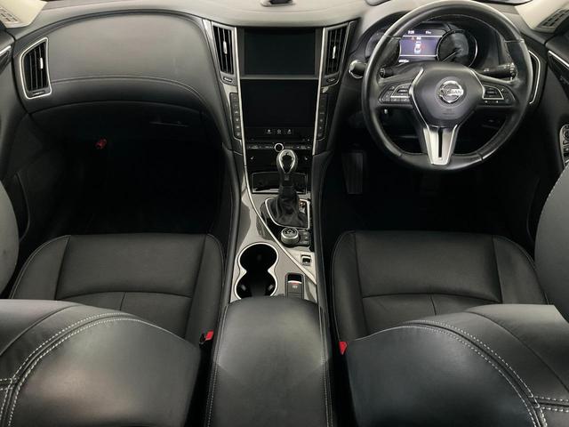 スカイライン ハイブリッド　ＧＴ　タイプＰ　４ＷＤ　ドライブレコーダー　クリアランスソナー　オートクルーズコントロール　衝突被害軽減システム　全周囲カメラ　ナビ　ＴＶ　アルミホイール　オートライト　ＬＥＤヘッドランプ　ＡＴ　シートヒーター（13枚目）