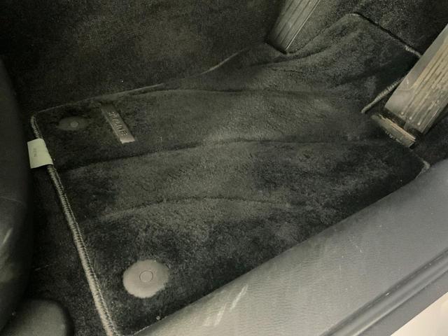 スカイライン ハイブリッド　ＧＴ　タイプＰ　４ＷＤ　ドライブレコーダー　クリアランスソナー　オートクルーズコントロール　衝突被害軽減システム　全周囲カメラ　ナビ　ＴＶ　アルミホイール　オートライト　ＬＥＤヘッドランプ　ＡＴ　シートヒーター（34枚目）