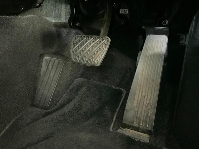 スカイライン ハイブリッド　ＧＴ　タイプＰ　４ＷＤ　ドライブレコーダー　クリアランスソナー　オートクルーズコントロール　衝突被害軽減システム　全周囲カメラ　ナビ　ＴＶ　アルミホイール　オートライト　ＬＥＤヘッドランプ　ＡＴ　シートヒーター（35枚目）