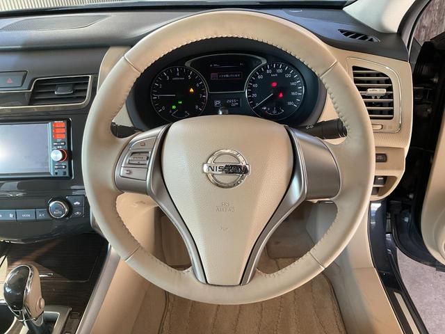 ティアナ ＸＬ　純正ナビ／Ｂカメラ／衝突軽減ブレーキ／踏み間違い防止／ＨＩＤヘッドランプ／オートライト／フォグランプ／左右独立ＡＡＣ／純正１６インチＡＷ／Ｐシート／助手席パワーオットマン／キーレス・プッシュスタート（14枚目）