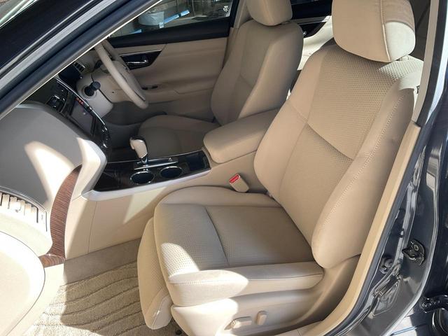 ティアナ ＸＬ　純正ナビ／Ｂカメラ／衝突軽減ブレーキ／踏み間違い防止／ＨＩＤヘッドランプ／オートライト／フォグランプ／左右独立ＡＡＣ／純正１６インチＡＷ／Ｐシート／助手席パワーオットマン／キーレス・プッシュスタート（22枚目）