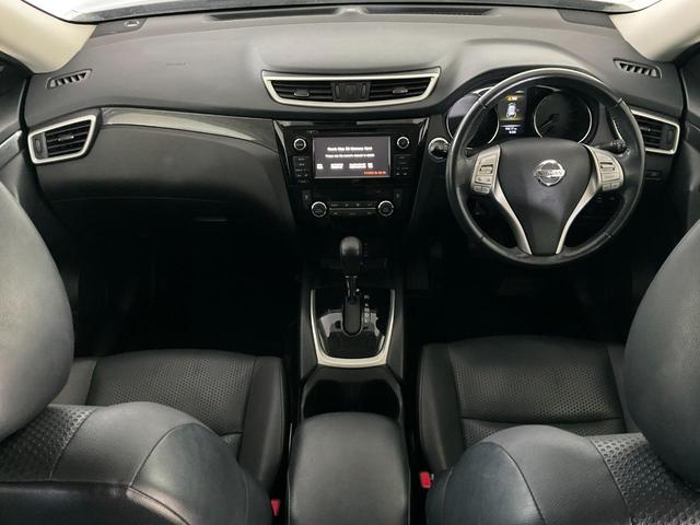 エクストレイル ２０ＸｔブラックエクストリーマＸエマジェンシブレキＰ　３列７人乗／純正コネクトナビ／アラウンドビュー／ＥＴＣ／衝突軽減／クルコン／踏み間違い防止／ＬＤＷ／オートＢドア／パーキングアシスト／ＬＥＤヘッドランプ／オートライト／防水シート／純正１７インチＡＷ（11枚目）