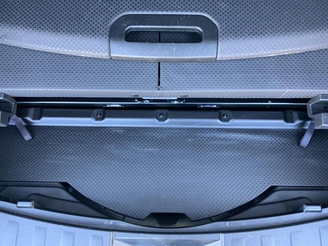 エクストレイル ２０ＸｔブラックエクストリーマＸエマジェンシブレキＰ　３列７人乗／純正コネクトナビ／アラウンドビュー／ＥＴＣ／衝突軽減／クルコン／踏み間違い防止／ＬＤＷ／オートＢドア／パーキングアシスト／ＬＥＤヘッドランプ／オートライト／防水シート／純正１７インチＡＷ（25枚目）