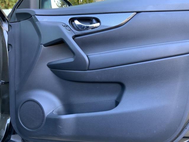 エクストレイル ２０ＸｔブラックエクストリーマＸエマジェンシブレキＰ　３列７人乗／純正コネクトナビ／アラウンドビュー／ＥＴＣ／衝突軽減／クルコン／踏み間違い防止／ＬＤＷ／オートＢドア／パーキングアシスト／ＬＥＤヘッドランプ／オートライト／防水シート／純正１７インチＡＷ（26枚目）