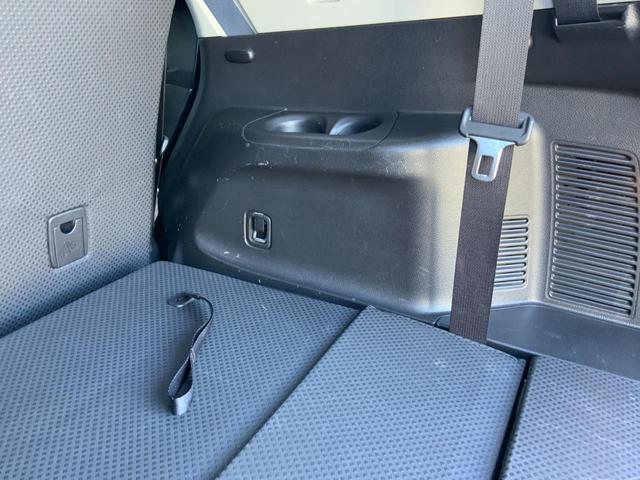 エクストレイル ２０ＸｔブラックエクストリーマＸエマジェンシブレキＰ　３列７人乗／純正コネクトナビ／アラウンドビュー／ＥＴＣ／衝突軽減／クルコン／踏み間違い防止／ＬＤＷ／オートＢドア／パーキングアシスト／ＬＥＤヘッドランプ／オートライト／防水シート／純正１７インチＡＷ（31枚目）