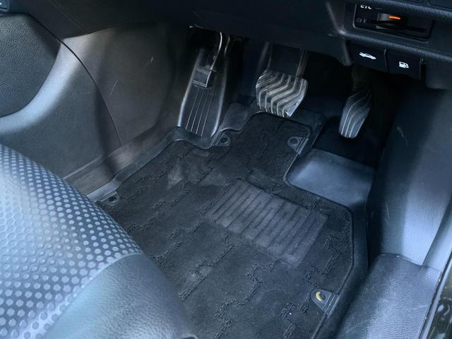 エクストレイル ２０ＸｔブラックエクストリーマＸエマジェンシブレキＰ　３列７人乗／純正コネクトナビ／アラウンドビュー／ＥＴＣ／衝突軽減／クルコン／踏み間違い防止／ＬＤＷ／オートＢドア／パーキングアシスト／ＬＥＤヘッドランプ／オートライト／防水シート／純正１７インチＡＷ（40枚目）