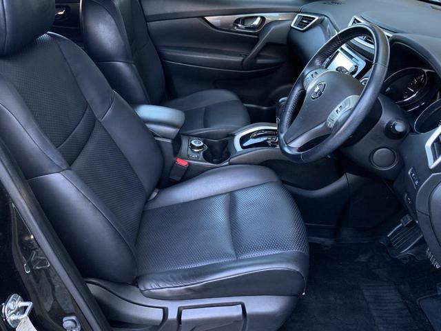 エクストレイル ２０ＸｔブラックエクストリーマＸエマジェンシブレキＰ　３列７人乗／純正コネクトナビ／アラウンドビュー／ＥＴＣ／衝突軽減／クルコン／踏み間違い防止／ＬＤＷ／オートＢドア／パーキングアシスト／ＬＥＤヘッドランプ／オートライト／防水シート／純正１７インチＡＷ（41枚目）