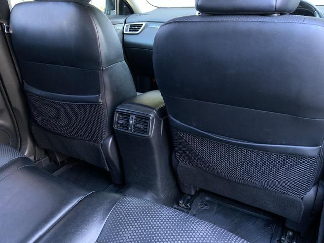 エクストレイル ２０ＸｔブラックエクストリーマＸエマジェンシブレキＰ　３列７人乗／純正コネクトナビ／アラウンドビュー／ＥＴＣ／衝突軽減／クルコン／踏み間違い防止／ＬＤＷ／オートＢドア／パーキングアシスト／ＬＥＤヘッドランプ／オートライト／防水シート／純正１７インチＡＷ（48枚目）