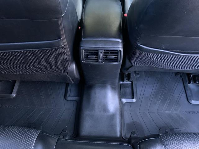 エクストレイル ２０ＸｔブラックエクストリーマＸエマジェンシブレキＰ　３列７人乗／純正コネクトナビ／アラウンドビュー／ＥＴＣ／衝突軽減／クルコン／踏み間違い防止／ＬＤＷ／オートＢドア／パーキングアシスト／ＬＥＤヘッドランプ／オートライト／防水シート／純正１７インチＡＷ（50枚目）