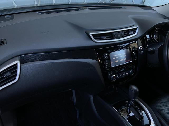 エクストレイル ２０ＸｔブラックエクストリーマＸエマジェンシブレキＰ　３列７人乗／純正コネクトナビ／アラウンドビュー／ＥＴＣ／衝突軽減／クルコン／踏み間違い防止／ＬＤＷ／オートＢドア／パーキングアシスト／ＬＥＤヘッドランプ／オートライト／防水シート／純正１７インチＡＷ（52枚目）