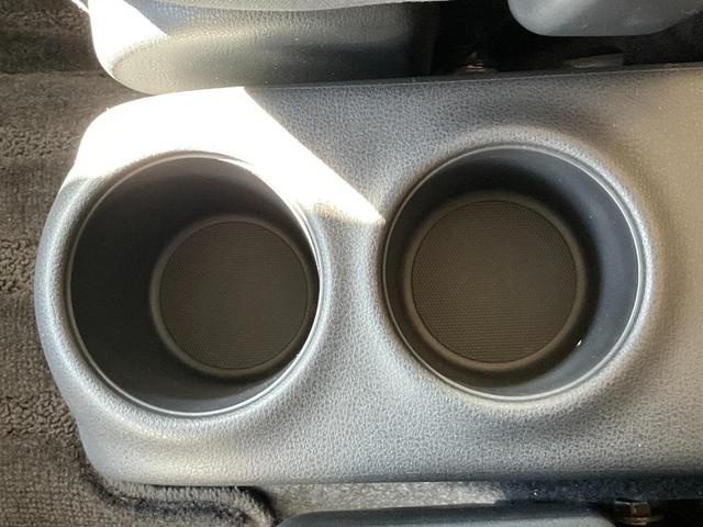 ラティオ Ｇ　後期型／バンパーメッキ加飾／バニティミラー／プッシュ式ＡＡＣ／インテリジェントキー／プッシュエンジンスタート／純正メモリーナビ／フルセグ／ＣＤ／Ｂｌｕｅｔｏｏｔｈ／ＥＴＣ（32枚目）