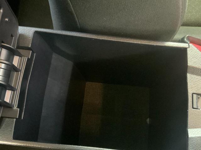 カローラフィールダー ハイブリッド EX 現行型/セーフティセンス(プリクラッシュセーフティ/レーンディパーチャーアラート/ATハイビーム/先行車発進告知/ブラック加飾LEDヘッド/スマートキー/純正ナビ/Bluetooth/ETC/ドラレコ(36枚目)