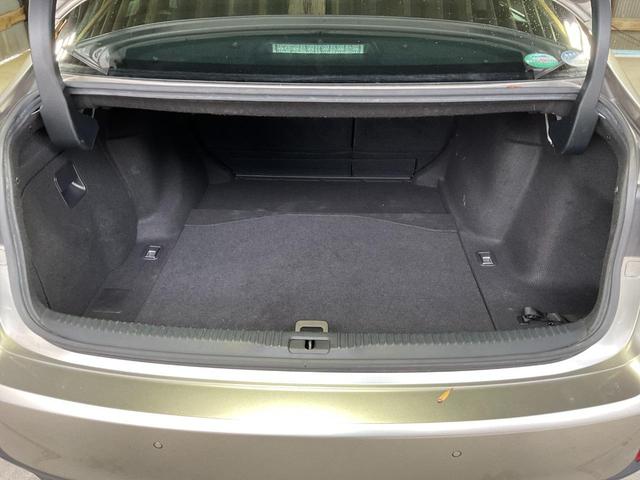 ＩＳ ＩＳ３００ｈ　バージョンＬ　セーフティシステムプラス（プリクラッシュ／車線逸脱警報／ＡＴハイビーム／クルコン）／フルＬＥＤヘッド／本革シート／シートヒーター／Ｐシート／電動サンシェード／メーカーＳＤナビ／ＥＴＣ２．０（23枚目）