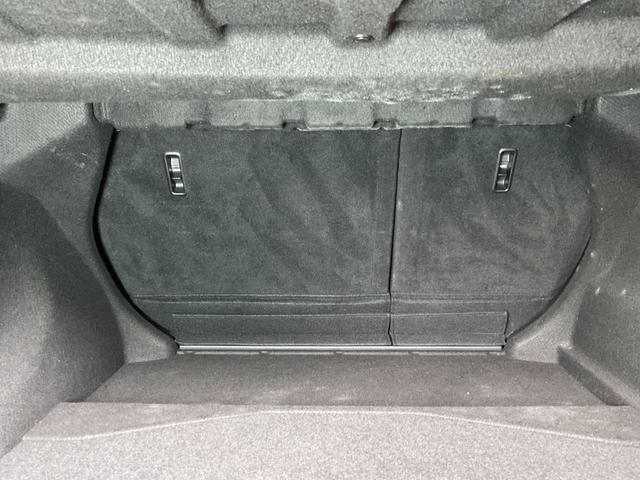 ＩＳ ＩＳ３００ｈ　バージョンＬ　セーフティシステムプラス（プリクラッシュ／車線逸脱警報／ＡＴハイビーム／クルコン）／フルＬＥＤヘッド／本革シート／シートヒーター／Ｐシート／電動サンシェード／メーカーＳＤナビ／ＥＴＣ２．０（30枚目）