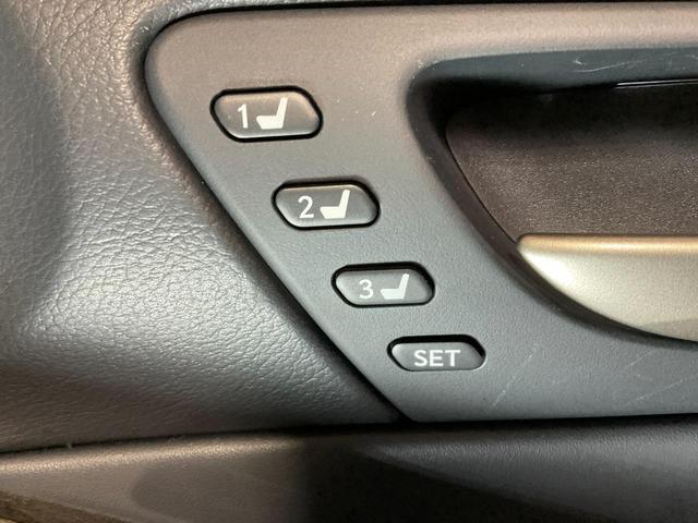 ＩＳ ＩＳ３００ｈ　バージョンＬ　セーフティシステムプラス（プリクラッシュ／車線逸脱警報／ＡＴハイビーム／クルコン）／フルＬＥＤヘッド／本革シート／シートヒーター／Ｐシート／電動サンシェード／メーカーＳＤナビ／ＥＴＣ２．０（39枚目）