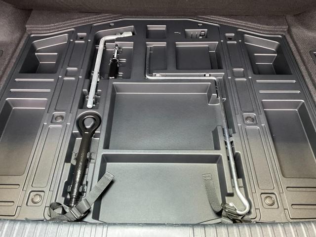 ＩＳ ＩＳ３００ｈ　バージョンＬ　セーフティシステムプラス（プリクラッシュ／車線逸脱警報／ＡＴハイビーム／クルコン）／フルＬＥＤヘッド／本革シート／シートヒーター／Ｐシート／電動サンシェード／メーカーＳＤナビ／ＥＴＣ２．０（46枚目）