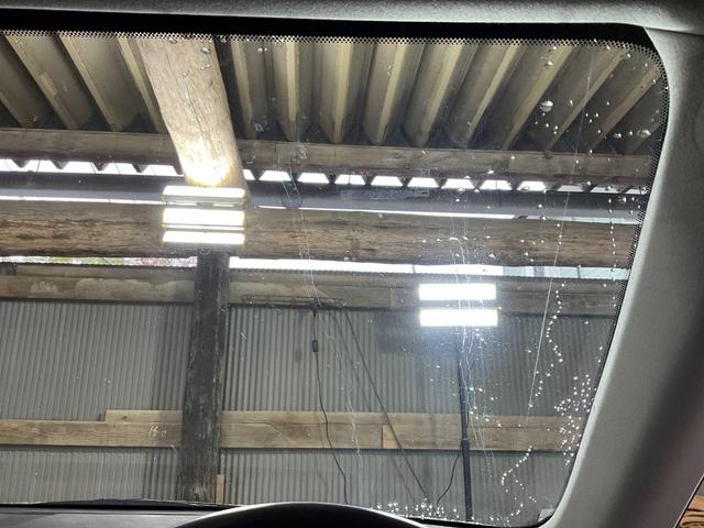 ＩＳ ＩＳ３００ｈ　バージョンＬ　セーフティシステムプラス（プリクラッシュ／車線逸脱警報／ＡＴハイビーム／クルコン）／フルＬＥＤヘッド／本革シート／シートヒーター／Ｐシート／電動サンシェード／メーカーＳＤナビ／ＥＴＣ２．０（47枚目）