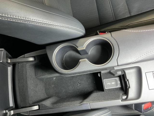 ＩＳ ＩＳ３００ｈ　バージョンＬ　セーフティシステムプラス（プリクラッシュ／車線逸脱警報／ＡＴハイビーム／クルコン）／フルＬＥＤヘッド／本革シート／シートヒーター／Ｐシート／電動サンシェード／メーカーＳＤナビ／ＥＴＣ２．０（53枚目）