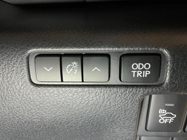 ＩＳ ＩＳ３００ｈ　バージョンＬ　セーフティシステムプラス（プリクラッシュ／車線逸脱警報／ＡＴハイビーム／クルコン）／フルＬＥＤヘッド／本革シート／シートヒーター／Ｐシート／電動サンシェード／メーカーＳＤナビ／ＥＴＣ２．０（57枚目）