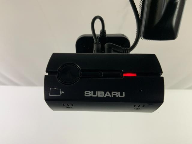 フォレスター ２．０ＸＳ　プレミアムセレクション　ワンオーナー／４ＷＤ／サンルーフ／革シート／パワーシート／シートヒーター／ルーフレール／ＨＩＤヘッド・Ｆフォグランプ／クルコン／１７インチＡＷ／スマートキー・プッシュスタート／純正ＨＤＤナビ／ＥＴＣ（18枚目）