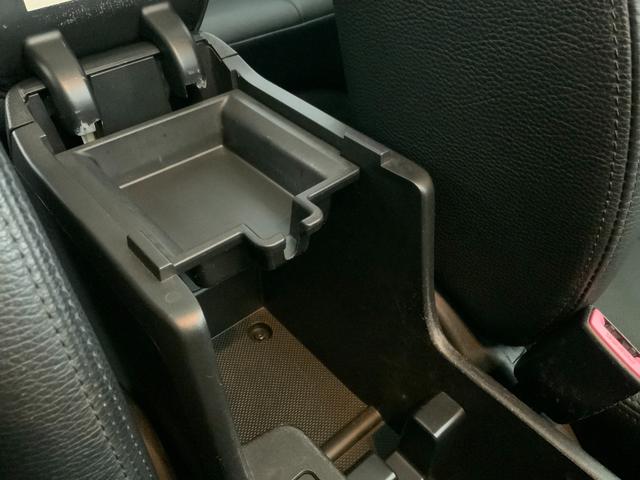 フォレスター ２．０ＸＳ　プレミアムセレクション　ワンオーナー／４ＷＤ／サンルーフ／革シート／パワーシート／シートヒーター／ルーフレール／ＨＩＤヘッド・Ｆフォグランプ／クルコン／１７インチＡＷ／スマートキー・プッシュスタート／純正ＨＤＤナビ／ＥＴＣ（29枚目）