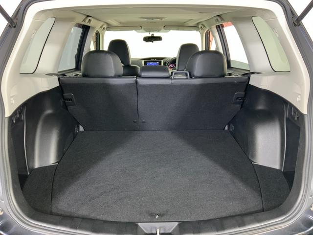 フォレスター ２．０ＸＳ　プレミアムセレクション　ワンオーナー／４ＷＤ／サンルーフ／革シート／パワーシート／シートヒーター／ルーフレール／ＨＩＤヘッド・Ｆフォグランプ／クルコン／１７インチＡＷ／スマートキー・プッシュスタート／純正ＨＤＤナビ／ＥＴＣ（56枚目）