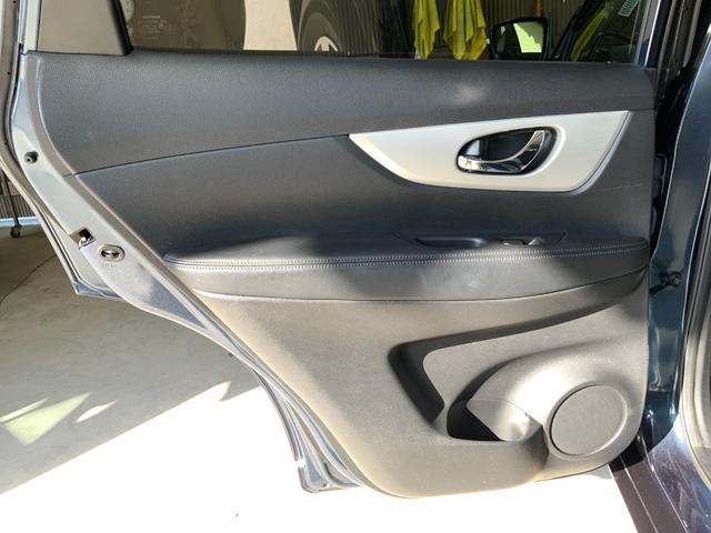 エクストレイル モード・プレミアハイブリッドエマージェンシブレーキＰ　４ＷＤ／コネクトナビシステム（カーウイングス対応ＳＤナビ／アラウンドビュー／パーキングアシスト／ＢＳＷ／クルコン／ルーフレール／エマブレ／ＬＥＤヘッド／Ｆフォグ／ＬＥＤデイライト／革シート／ＥＴＣ（41枚目）