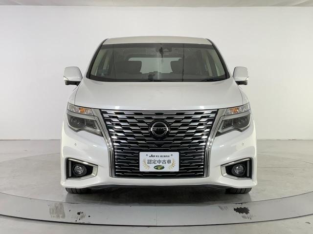 エルグランド ３５０ハイウェイスタープレミアム　４ＷＤ／純正フリップダウンモニター／アラウンドビュー／黒革／純正ナビ／純正ドラレコ／ＥＴＣ／３６０度セーフティアシスト／両側パワスラ／パワーＢドア／ＬＥＤヘッド／社外ＡＷ／前席Ｐシート・シートヒーター（3枚目）