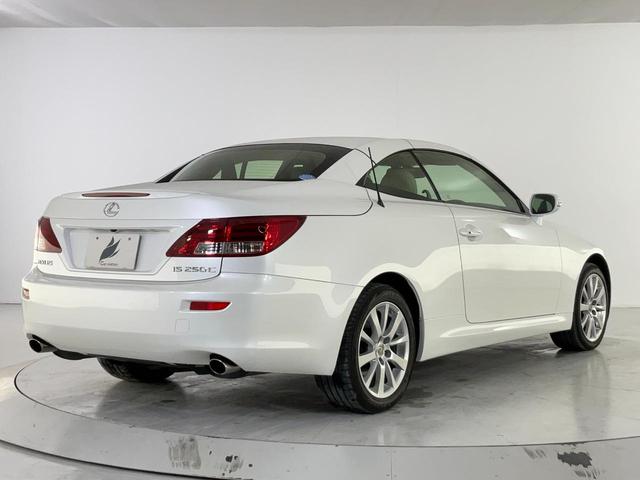 ＩＳ ＩＳ２５０Ｃ　バージョンＬ　白革／プリクラッシュセーフティセット（衝突軽減／レーダークルコン）／純正ＨＤＤナビ／Ｂカメラ／ＥＴＣ／ＨＩＤヘッドランプ／オートライト／フォグランプ／純正１７インチＡＷ／前席シートヒーター・Ｐシート（7枚目）
