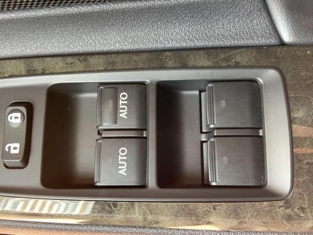 ＩＳ ＩＳ２５０Ｃ　バージョンＬ　白革／プリクラッシュセーフティセット（衝突軽減／レーダークルコン）／純正ＨＤＤナビ／Ｂカメラ／ＥＴＣ／ＨＩＤヘッドランプ／オートライト／フォグランプ／純正１７インチＡＷ／前席シートヒーター・Ｐシート（33枚目）