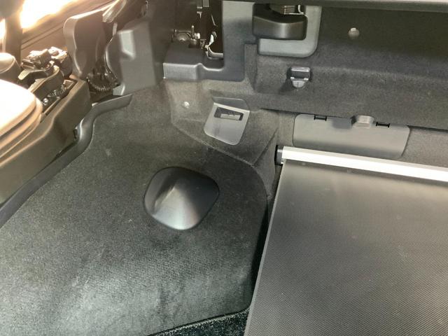 ＩＳ ＩＳ２５０Ｃ　バージョンＬ　白革／プリクラッシュセーフティセット（衝突軽減／レーダークルコン）／純正ＨＤＤナビ／Ｂカメラ／ＥＴＣ／ＨＩＤヘッドランプ／オートライト／フォグランプ／純正１７インチＡＷ／前席シートヒーター・Ｐシート（58枚目）